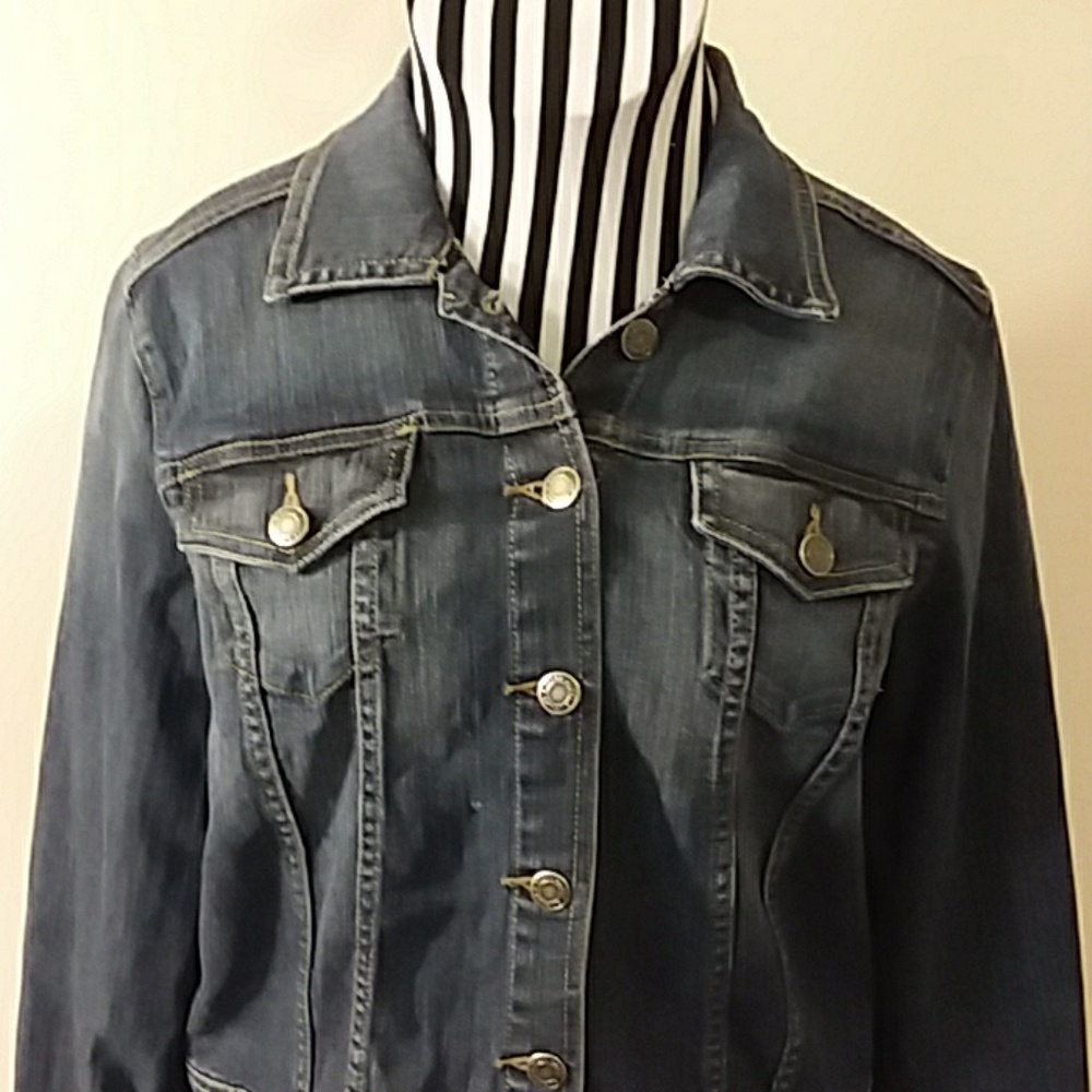 Size Medium Vintage Style fitted Jean Jacket